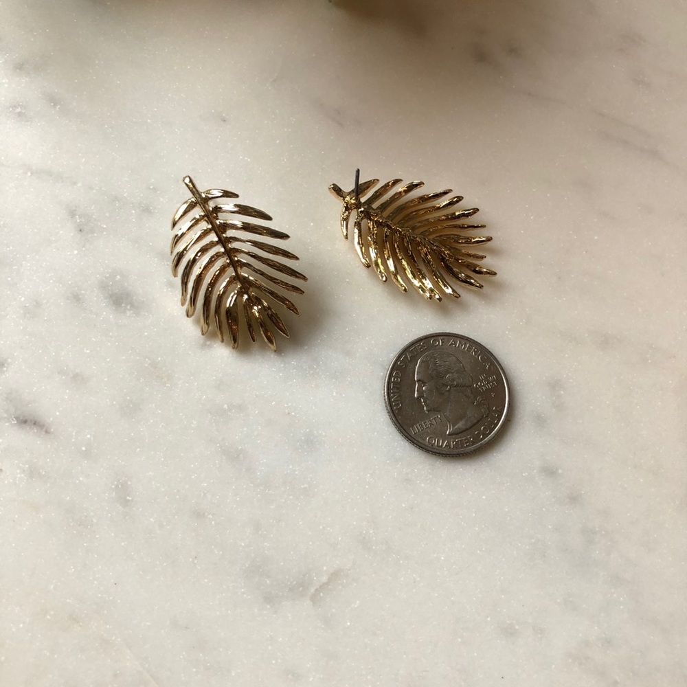 The Sedona - Detailed Gold Leaf Earrings - Picture 3 of 3